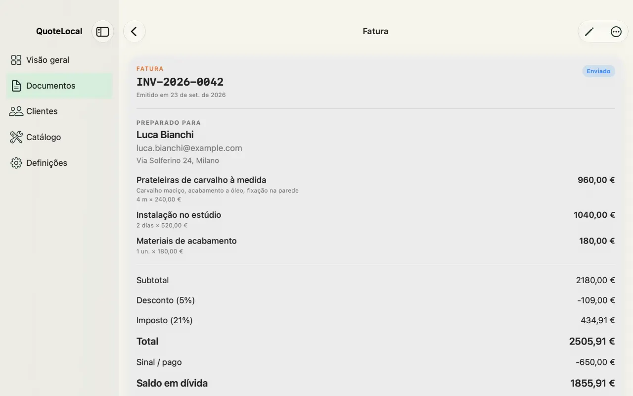 Detalhe de uma fatura no QuoteLocal para Mac com itens e total